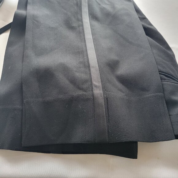 Black-Tuxedo Blazer/ Jacket by Bill Blass (Sizing: Refer to Measurements) - Picture 10 of 15